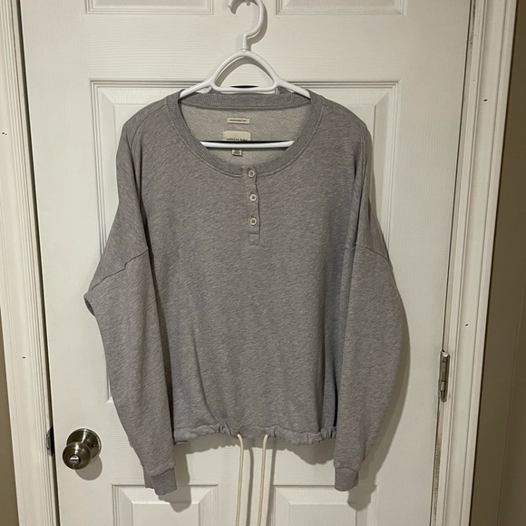 Trying to get rid of some clothes that don’t fit me anymore. All in great shape. - Picture 3 of 8